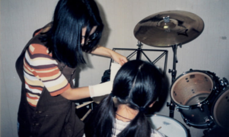 写真:執筆者Palさんが子供向け教室の講師をしている様子